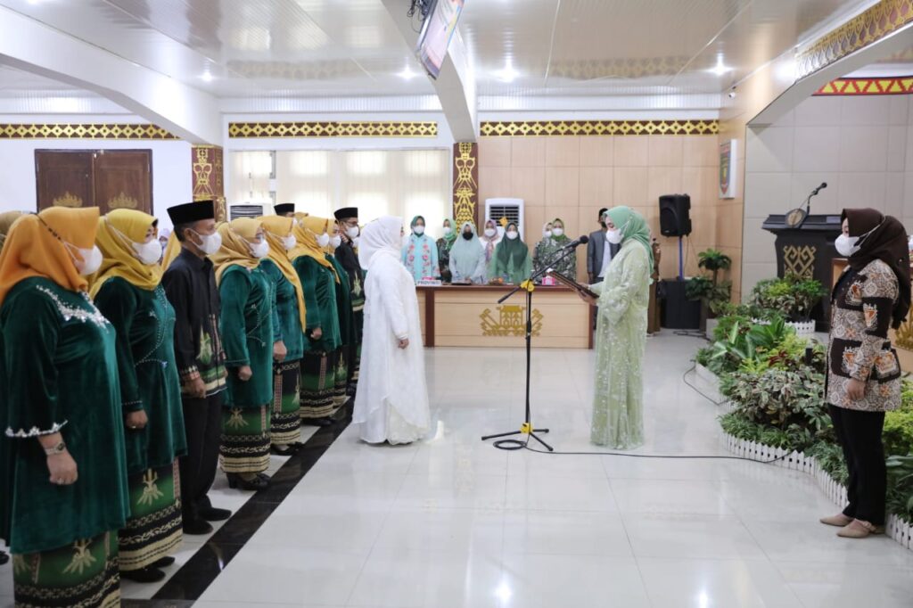 Ibu Riana Sari Arinal Lantik dan Kukuhkan Pengurus LKKS dan DPD Lasqi Kabupaten Lampung Utara