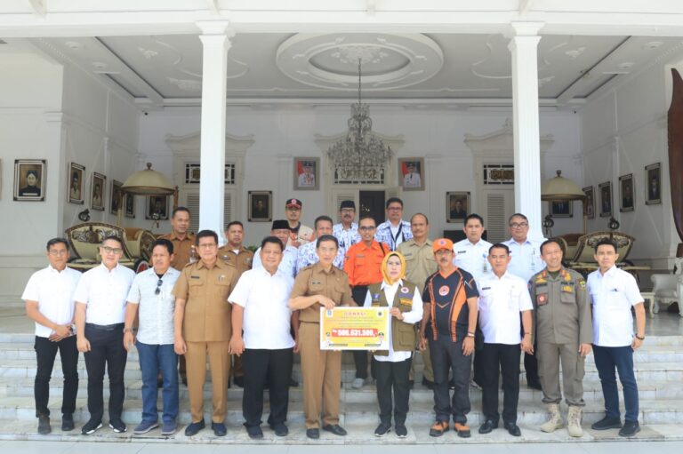 Bupati Serang Salurkan Donasi Untuk Korban Bencana Cianjur