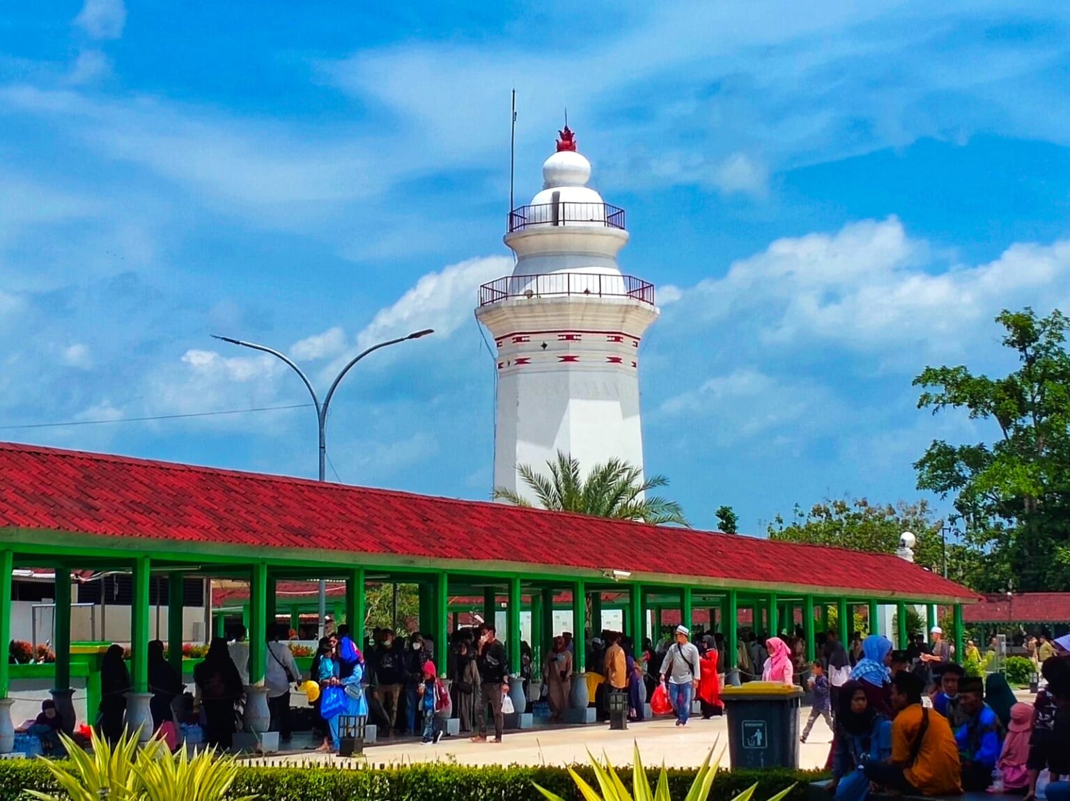 Ngalap Berkah, Wisata Religi Banten Lama Ramai dikunjungi Warga