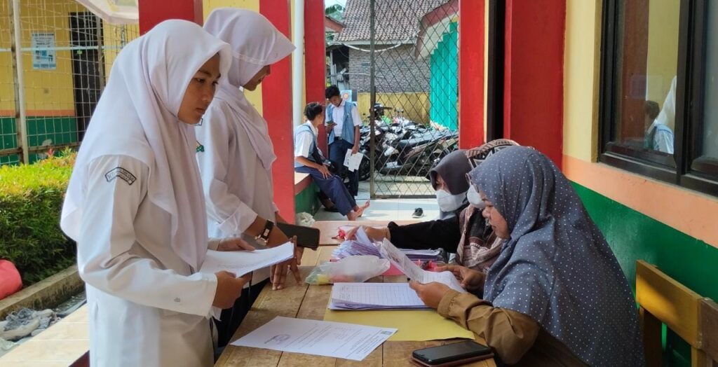 Hari Pertama PPDB 2023 Jalur Zonasi, Perpindahan, Prestasi di SMAN 1 Pabuaran Berjalan Lancar, Sementara Tercatat 135 Pendaftar