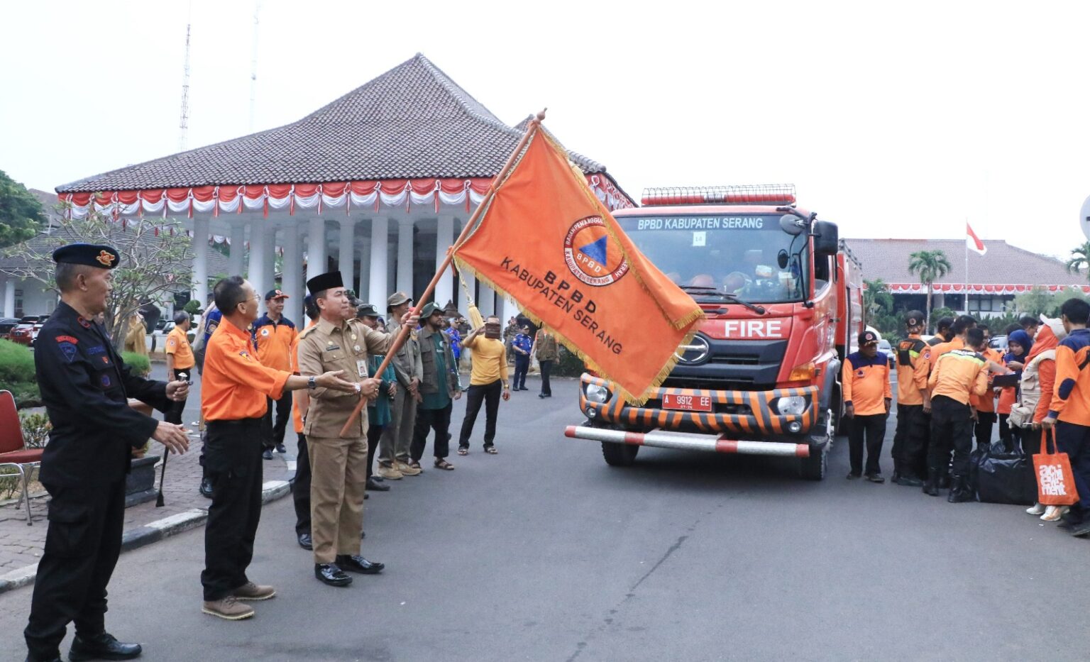 Pemkab Serang Lepas Belasan Armada Bantuan Air Bersih ke Daerah Kekeringan