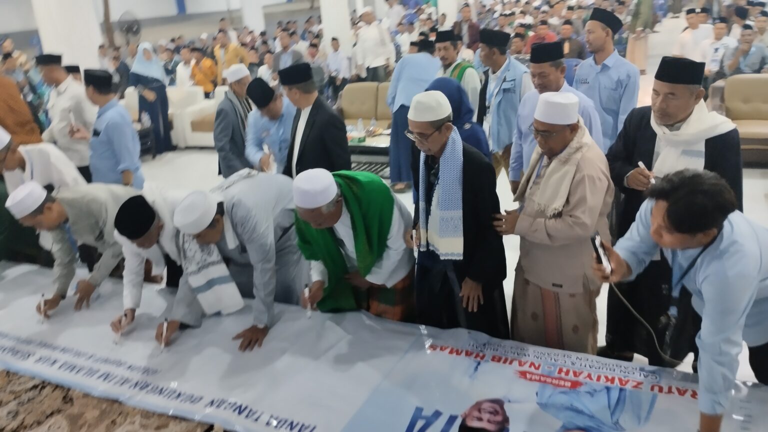 Gelar Maulid Akbar, Ribuan Ulama Nyatakan Dukungannya untuk Zakiyah-Najib