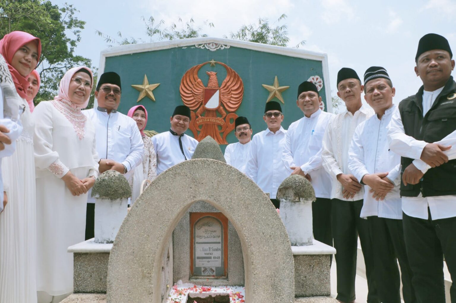 Rangkaian HUT Ke-498, Bupati Serang Ziarah ke Makam Brigjen KH Syam’un