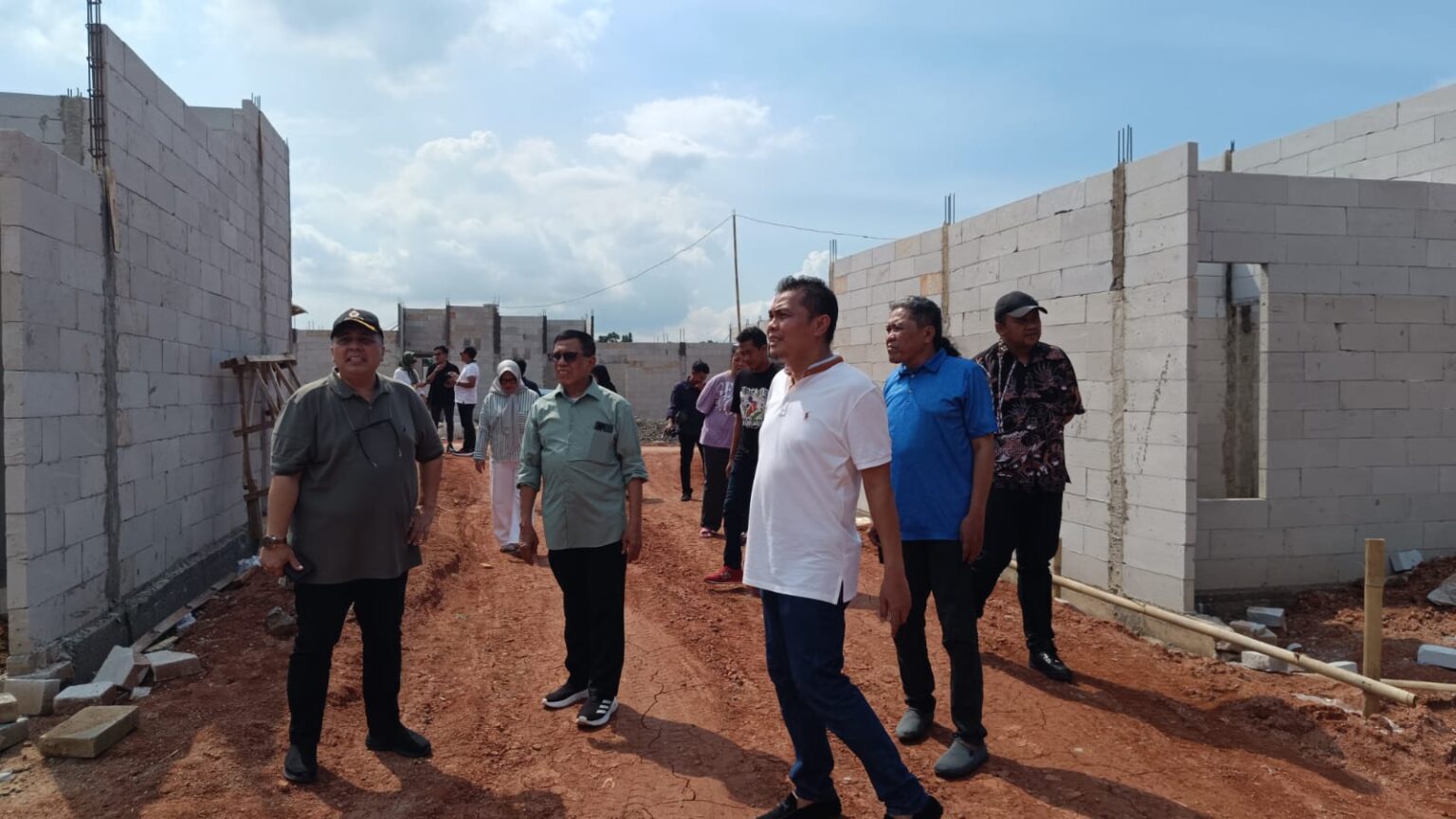 Ketua PWI Banten Dampingi Ketua PWI Pusat Tinjau Perumahan Subsidi untuk Wartawan