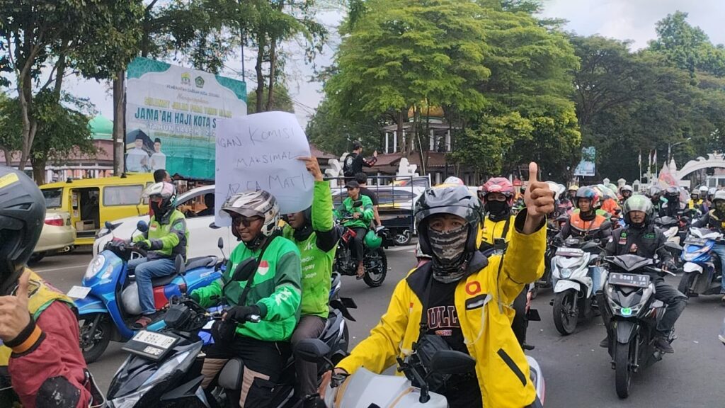 Ratusan Pengemudi Ojol di Banten Gelar Aksi Unjuk Rasa, Desak Pemerintah Lindungi Hak dan Kesejahteraan