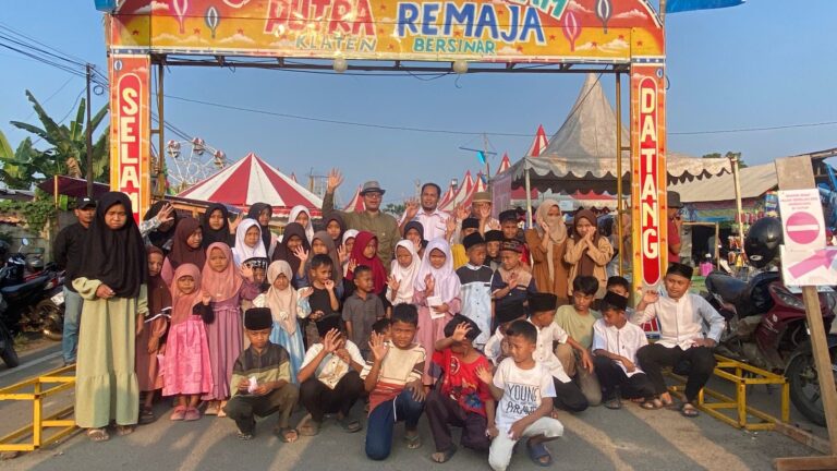 APKLI dan Pemdes Sindangheula Berikan Kebahagiaan Anak Yatim di HUT Desa ke-46