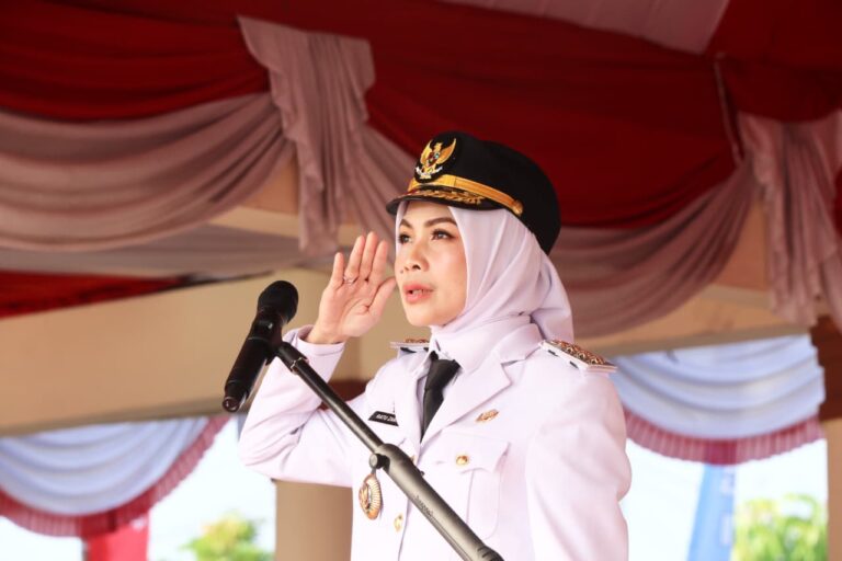 Jadi Inspektur Upacara HUT ke-80 Kemerdekaan RI, Bupati Serang Ratu Zakiyah Ajak Perangi Korupsi dan Narkoba