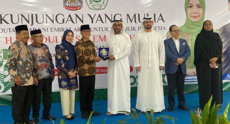 Dubes Uni Emirat Arab Kunjungi Ponpes Bai Mahdi dan Pendopo Bupati Serang, Bahas Investasi Hingga Pendidikan