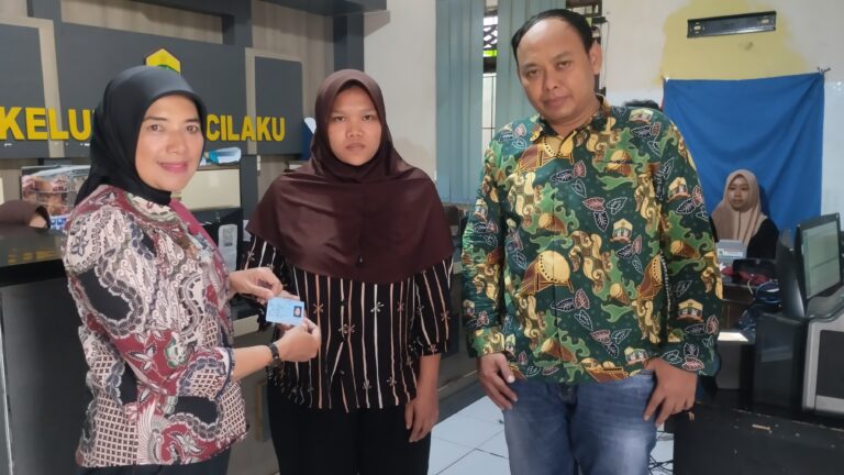 DP3AKKB Banten dan Disdukcapil Kota Serang Gelar Jemput Bola Adminduk di Kelurahan Cilaku