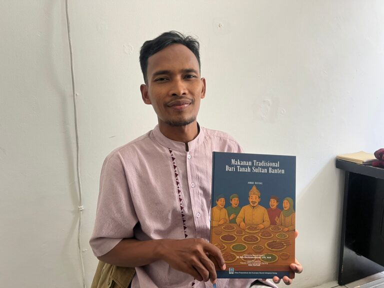 Mengulik Sejarah 19 Makanan Khas Serang dalam Buku Terbaru Ahmad Wayang