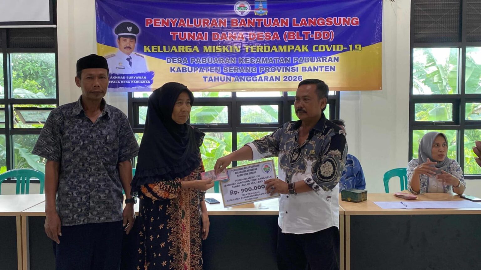 Anggaran Minim, Pemdes Pabuaran Salurkan BLT DD kepada 15 KPM