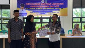 Anggaran Minim, Pemdes Pabuaran Salurkan BLT DD kepada 15 KPM