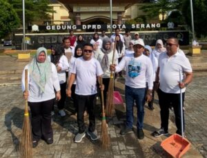 Jaga Kebersihan Lingkungan, Sekretariat DPRD Kota Serang Rutin Gelar Korve