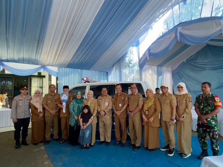 Desa Sindangsari Terima Ambulans Baru dari Pengalihan Anggaran Mobil Dinas Bupati