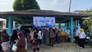 Operasi Pasar Murah di Pabuaran Diserbu Warga, Dikoperindag Kabupaten Serang Siapkan Ratusan Paket Sembako