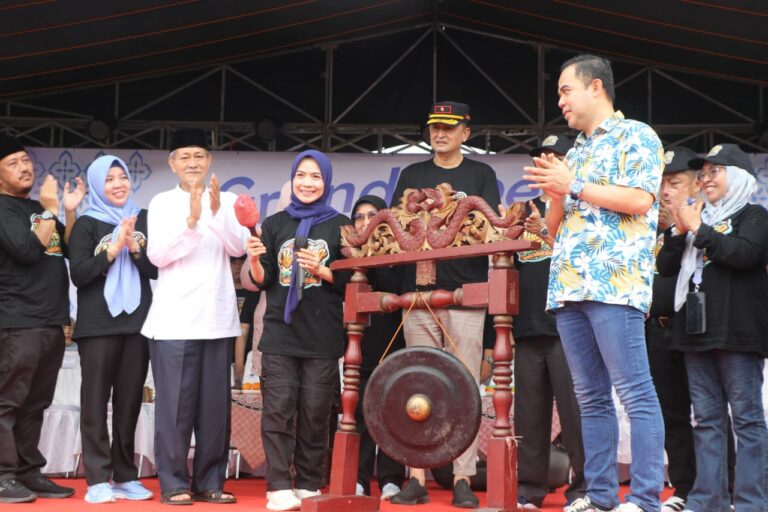 Buka Festival Ciomas Ngabring, Bupati Zakiyah Ajak Kecamatan Lain Kembangkan Potensi Budaya
