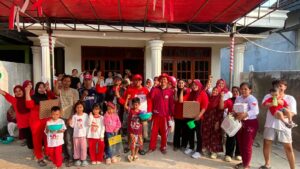 Kades Sindangheula Sambangi Warga, Bagikan Doorprize di Tengah Semarak HUT RI ke-81