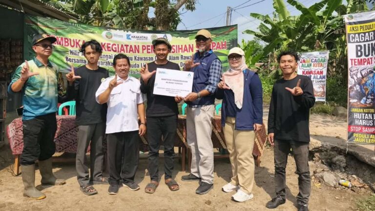PJT II Dukung Gerakan Bersih Sungai Cidanau di Kawasan Rawa Danau Cikedung