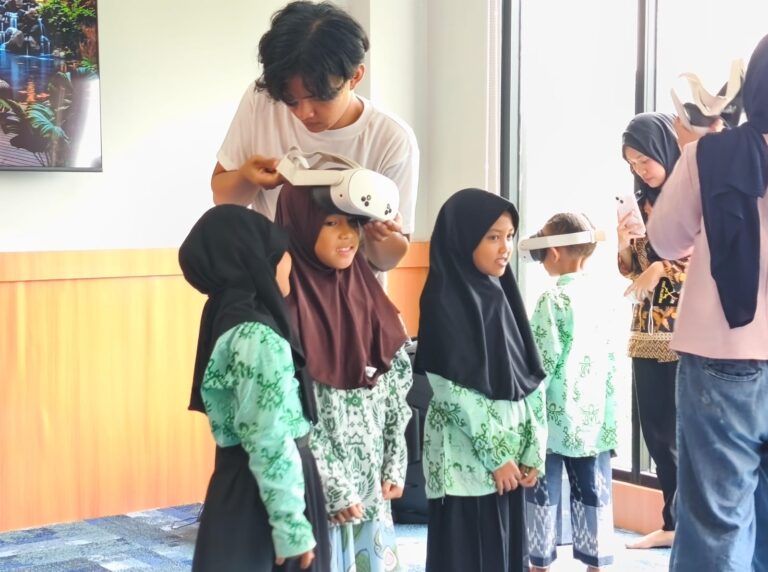 Bantu Pelajar Belajar Lebih Menarik, Perpusda Kabupaten Serang Hadirkan Teknologi VR